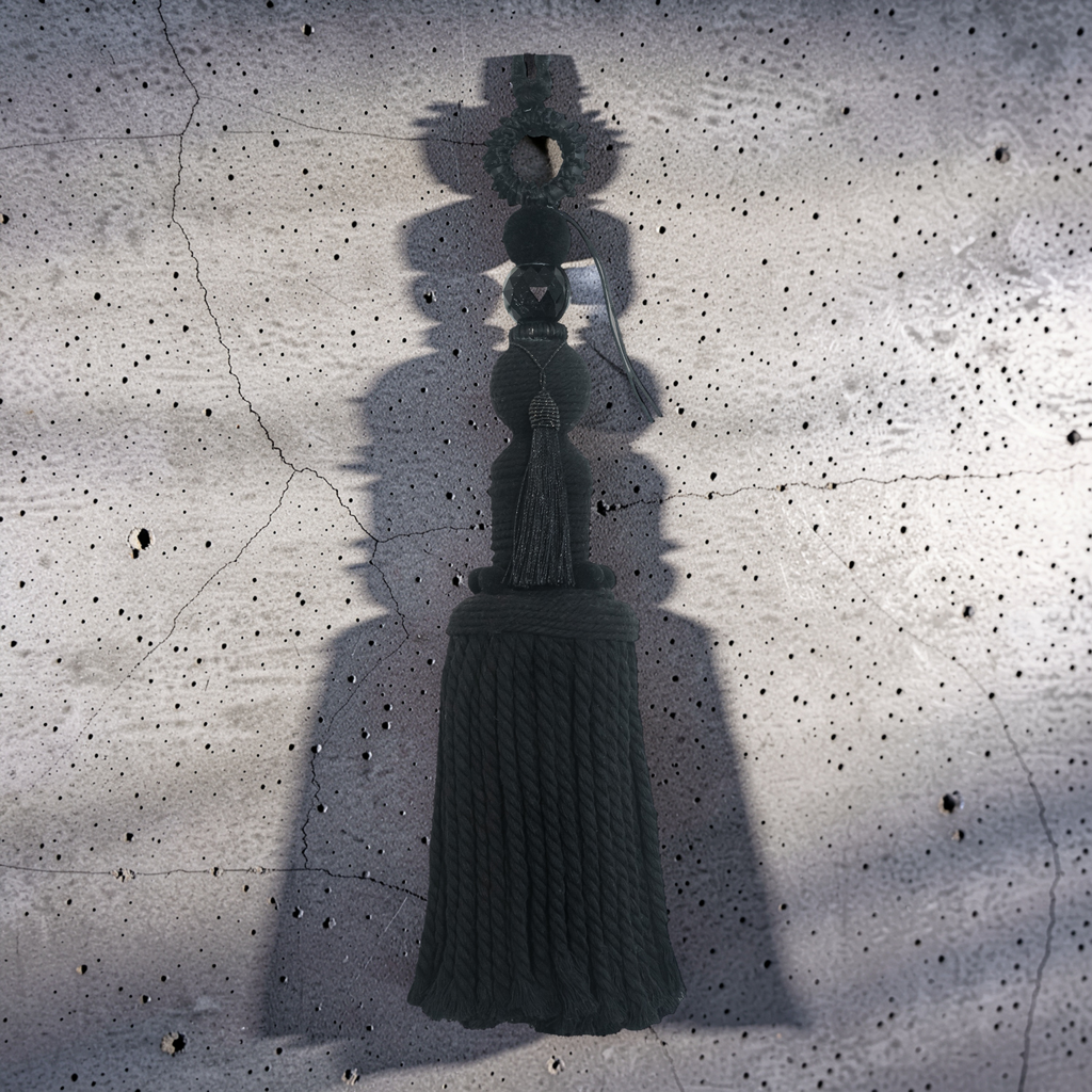 Brooklyn Blackout Large Tassel