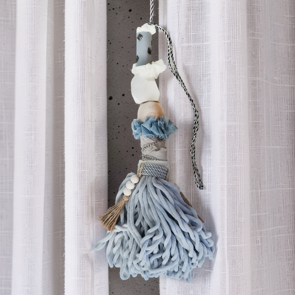 POWDER GREY SOFT LARGE TASSEL